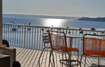 L'appartement pieds dans l'eau HLOBRE029V54MSDX
